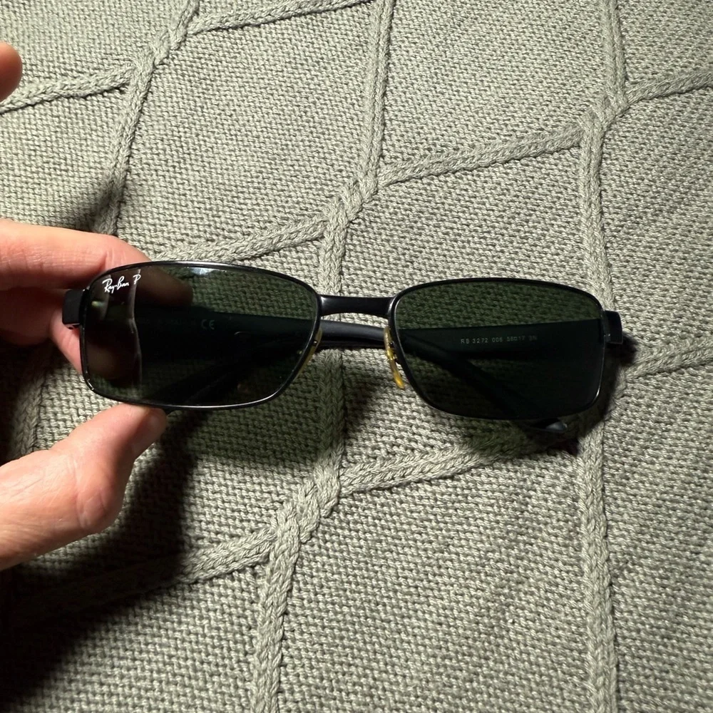 Vintage Ray-Ban Aviators Polarized Retro Men’s Sleek Black Green RB 3272 006 G15